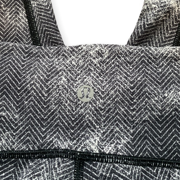 Lululemon Wunder Under Pant III Diffusion White Black Chevron Leggings Size 2 - Picture 6 of 7